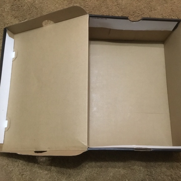 Empty Box- JORDAN 6 RINGS - Empty Box with 23 Tissue - Picture 4 of 16
